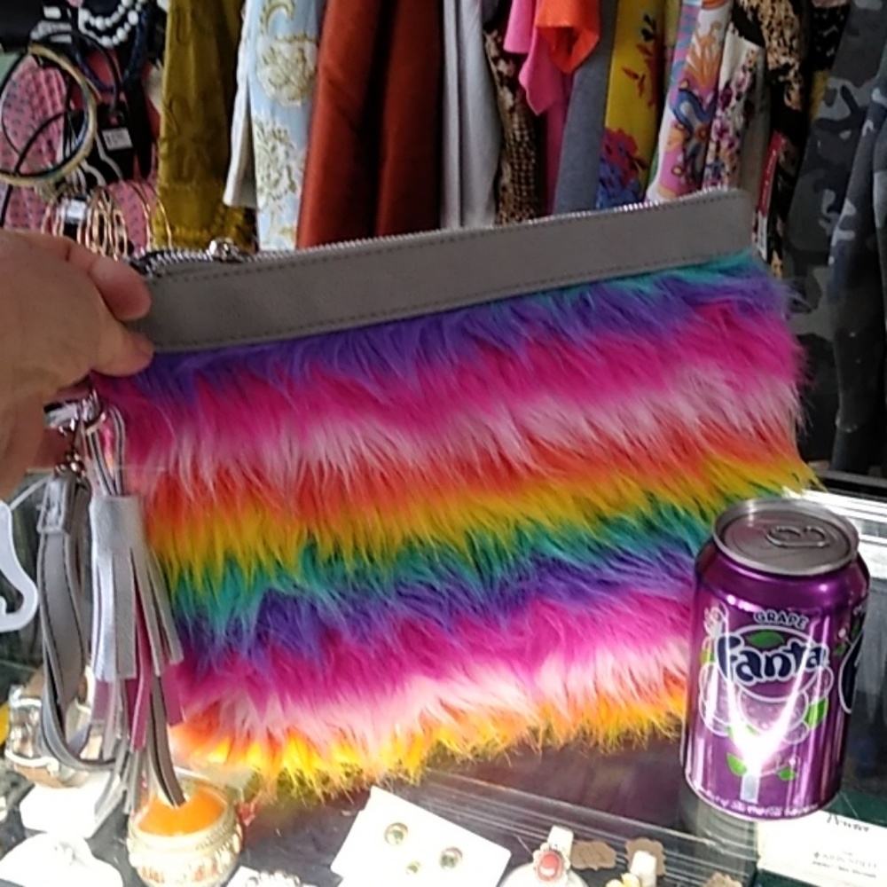 🧚 bundle 3)Fuzzy rainbow clutch purse